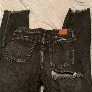 at college 💜black urban outfitters jeans